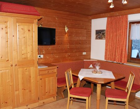 ferienwohnung 2 bis 3 personen unterkunft st anton sitzecke